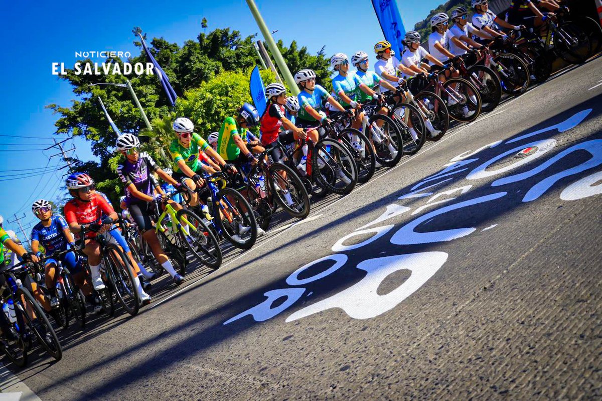 NoticieroSLV's tweet image. ¡Arranca el Grand Prix San Salvador de @tour_elsalvador!

Sintoniza la transmisión en vivo por @Canal10Sv y sus plataformas digitales:

#YouTubeLive: youtube.com/live/vhIqTBeDm…

#FacebookLive: shorturl.at/q3LH8