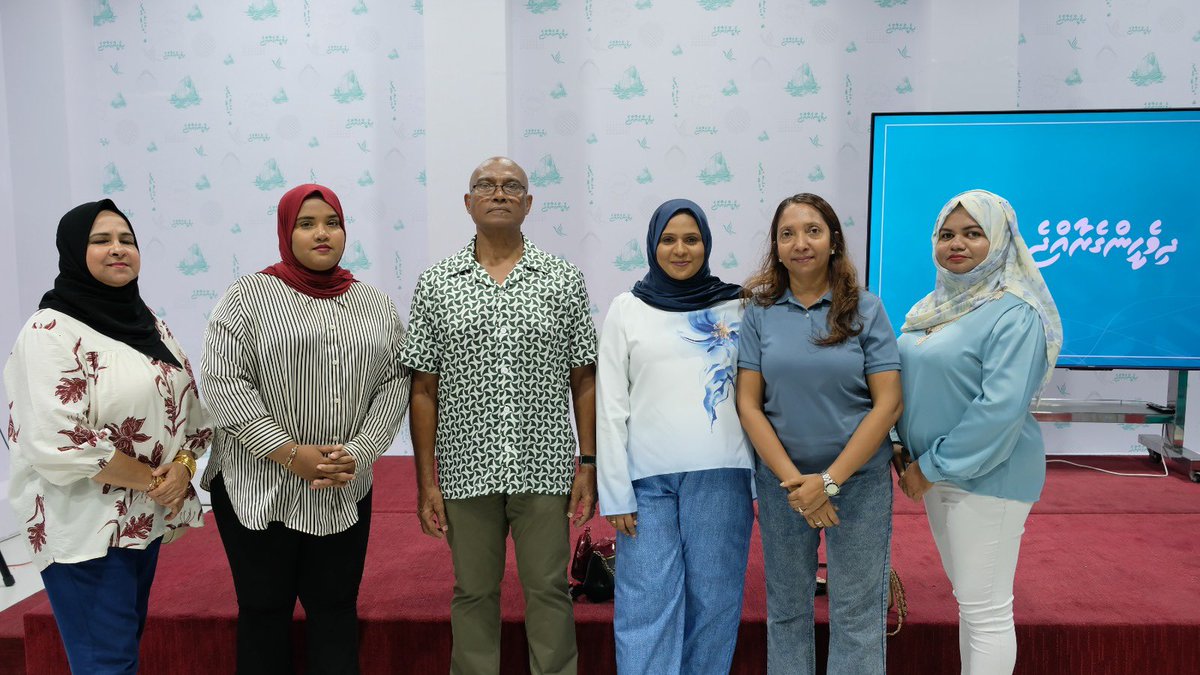 މާފަންނު  އތމ  ކޮމިޓީގެ  ކެންޑިޑޭޓުން  މޭޔަރު  ކެންޑިޑޭޓާއި،  އތމ  ކޮމިޓީގެ  ރައީސާ  ކަމަށް  ވާދަކުރައްވާ  އޒ އަލައިކާއާއެކު  ގަދަ  ހިތްވަރުގައި..!! 💪🏻🩵
.
.
<a href="/AlaikaAyesh/">Ashiyath Alaika Adhnan</a> 
#Moments 📸 
#LCE2026 | #WDC2026 
#DhiveheengeRaajje