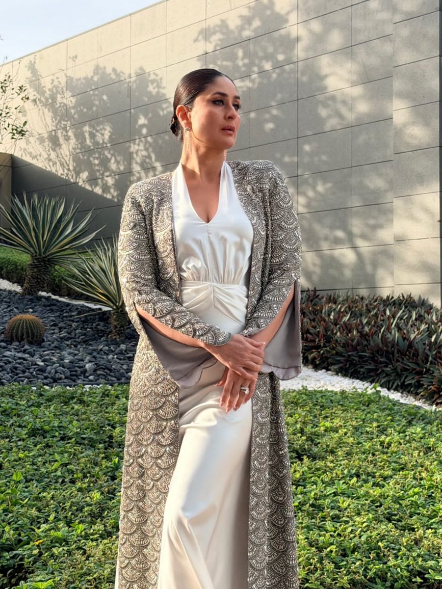 Kareena Kapoor Fan Club tweet media