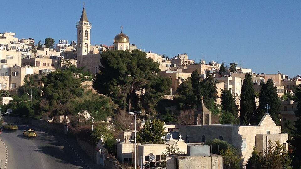PalCatholic's tweet image. Beit Jala بيت جالا, a Palestinian Christian town near Bethlehem home to around 11K Christians whose roots trace back to Aramaic-speaking communities
Today, it faces a wave of Christian emigration as settler gangs seize its lands and threaten their presence in their ancestral home