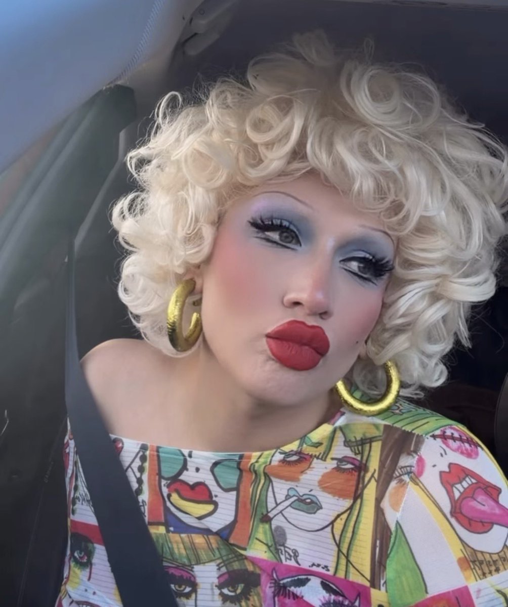 beatrixmattel's tweet photo. we need to be having serious conversations about how juno birch is THAT girl !!!! https://t.co/jnaNihAPrP