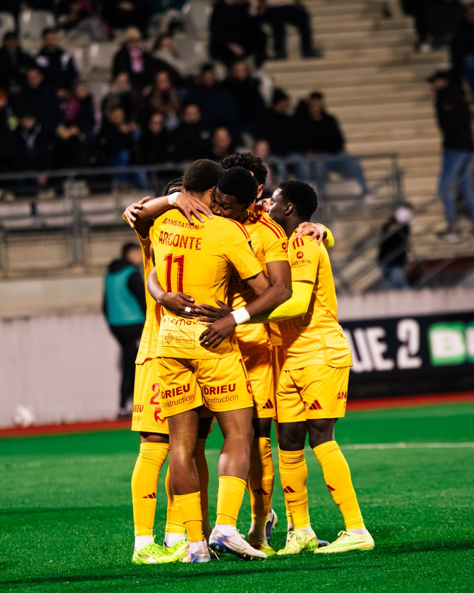 OfficielRAF's tweet photo. 🎞️ J20 - Ligue 2 BKT 👀

Les 3 photos des 3 célébrations 📸

𝐄𝐧𝐬𝐞𝐦𝐛𝐥𝐞, 𝐜'𝐞𝐬𝐭 𝐭𝐨𝐮𝐭 ❤️💛 #ASNLRAF https://t.co/mTBxmnql5L