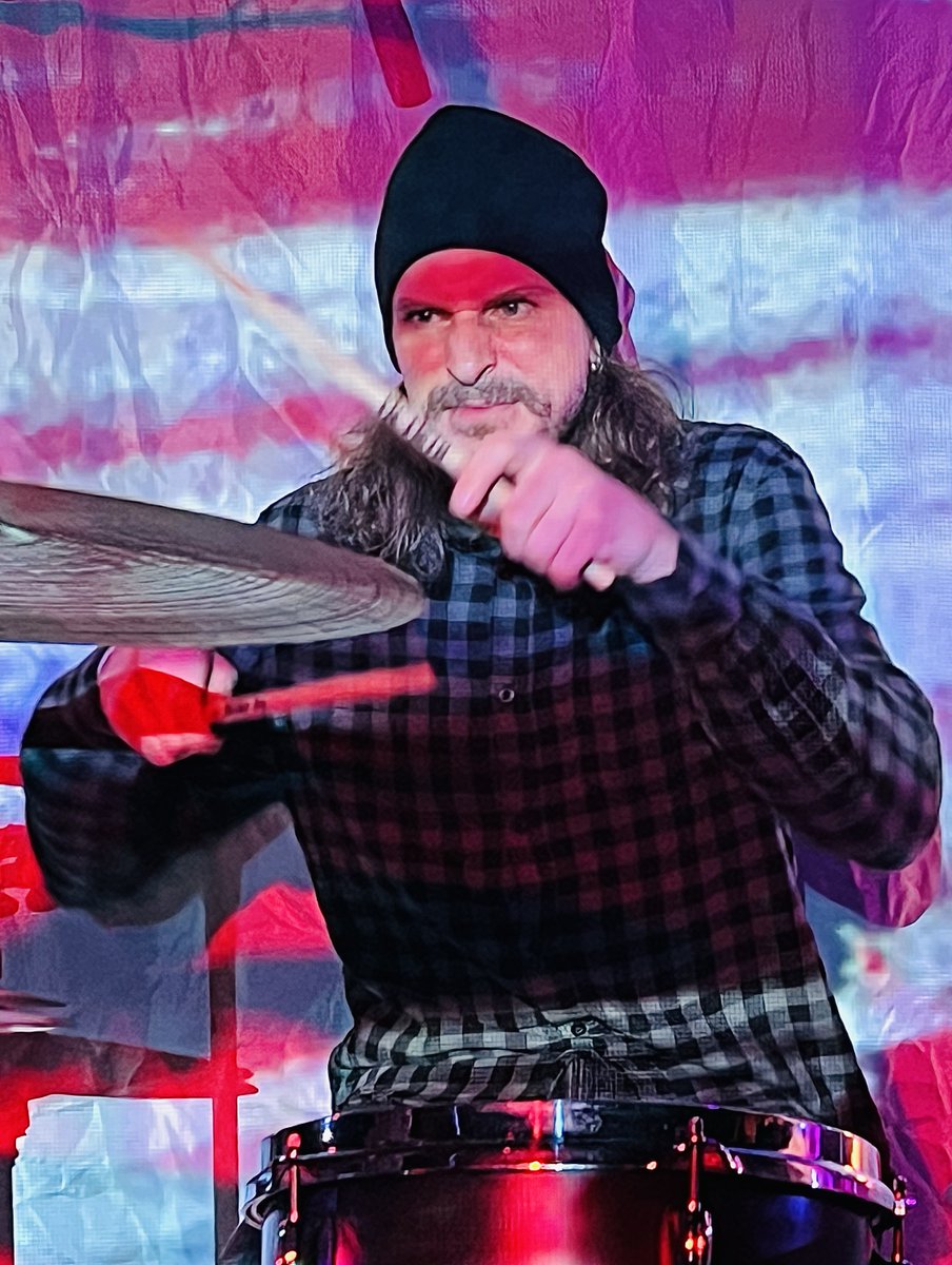 RockstageRiot's tweet image. Gestern im Club Ono2 in Frankfurt am Main: Das Frankfurter Heavy-Stoner-Rock-Trio GOSOLOW als toller Support beim Platten-Release-Konzert ihrer Kollegen HUM. 🤪🤘💥 #Ono2 #GoSoLow #HeavyRock #StonerRock