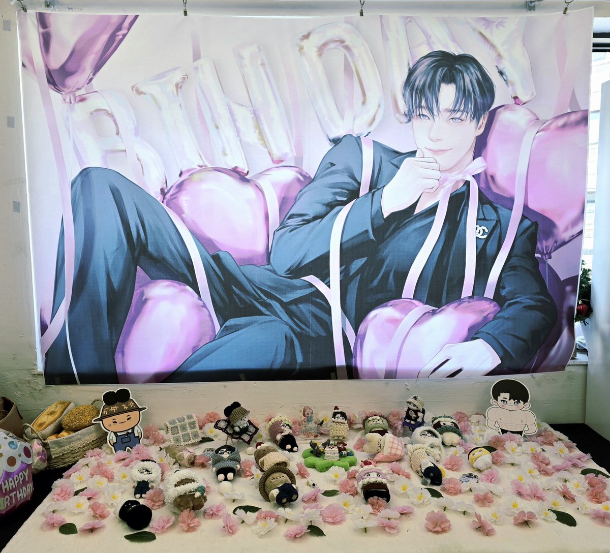 Lovely bin day 

귀엽고 멋진 다양한 매력의 빈이 그림이 가득하다~😄 그리고... 로하들의 달 사진까지~ 다들 너무 멋지잖아~🫠🌙

📍CAFE2734
서울시 마포구 와우산로27길 34 2층
#문빈 #MOONBIN #내_빛나는_달  
#Lovely_binday #아스트로 #ASTRO