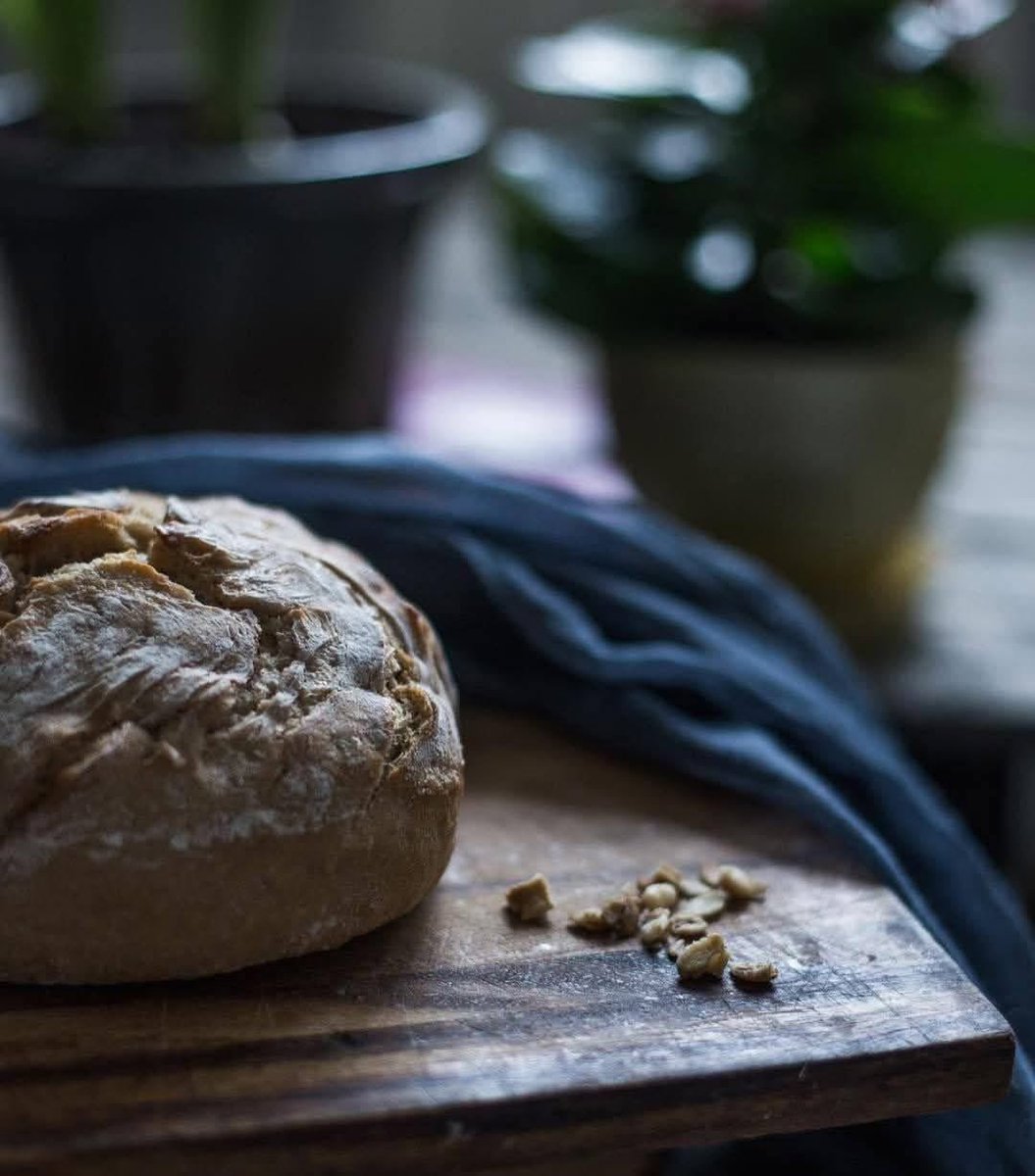 Bize ekmek soranlara fırın tarif 
etmedik 
Elimizde olan ekmeği paylaştık 
Karnı doyan soframızdan kalktı 
Düşmanımız oldu…!!!