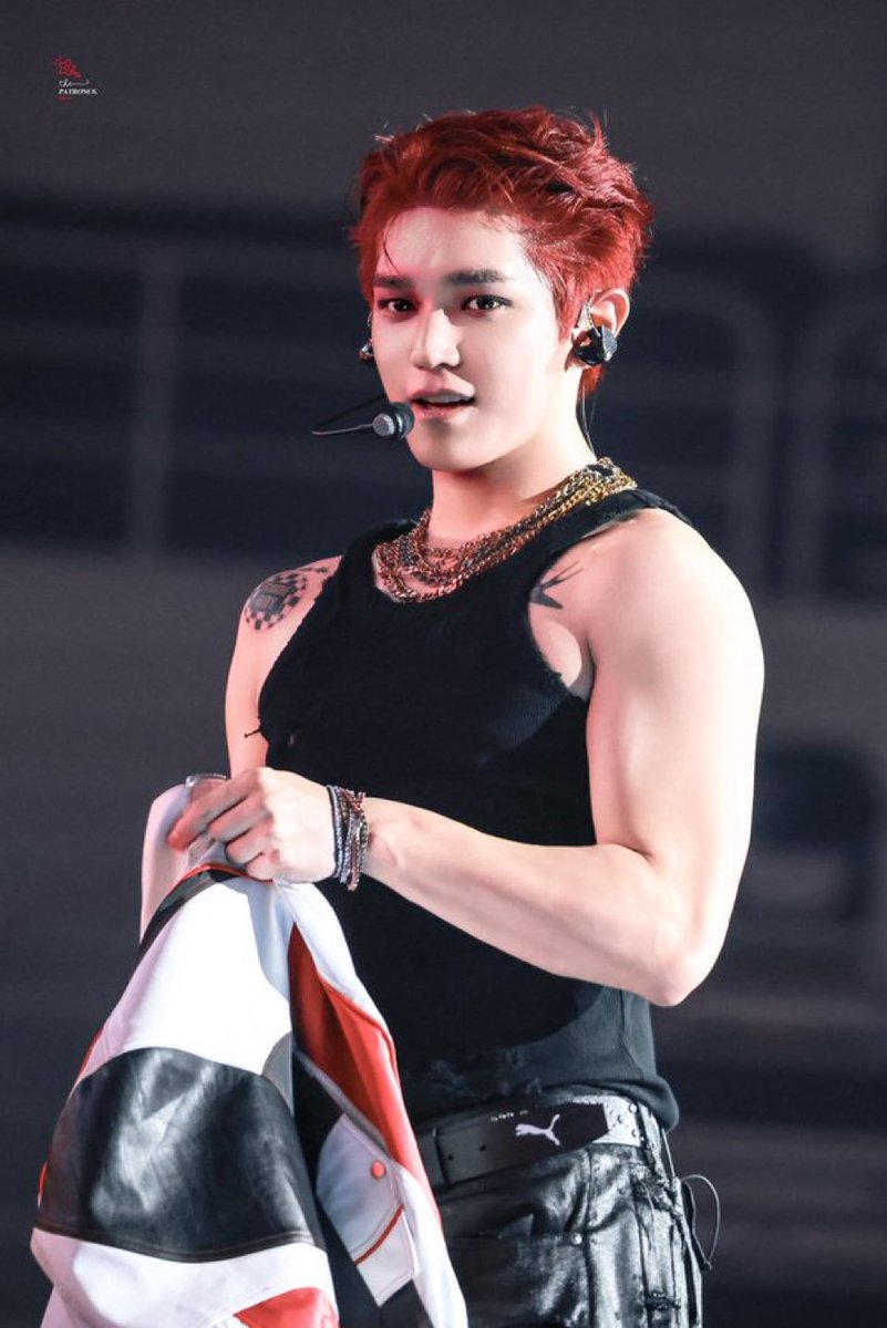 todos vocês que querem o taeyong twink de volta são meus inimigos OLHA O SABOR DESSES BRAÇOS DELICIOSOS