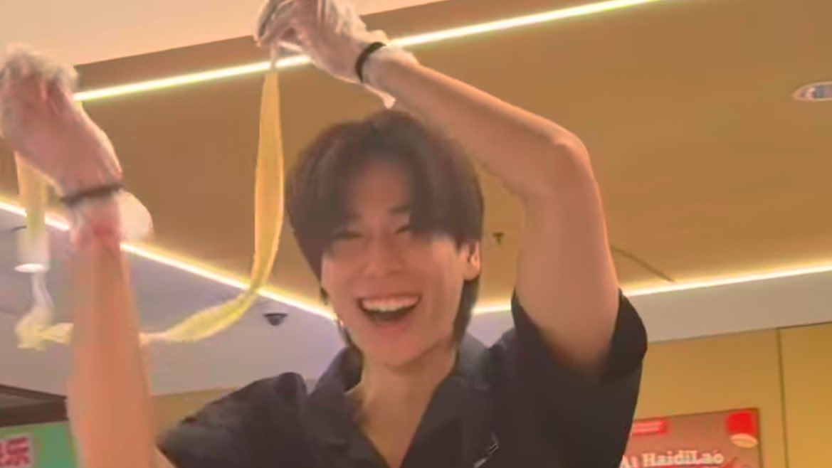 happy smiley phuwin is everything