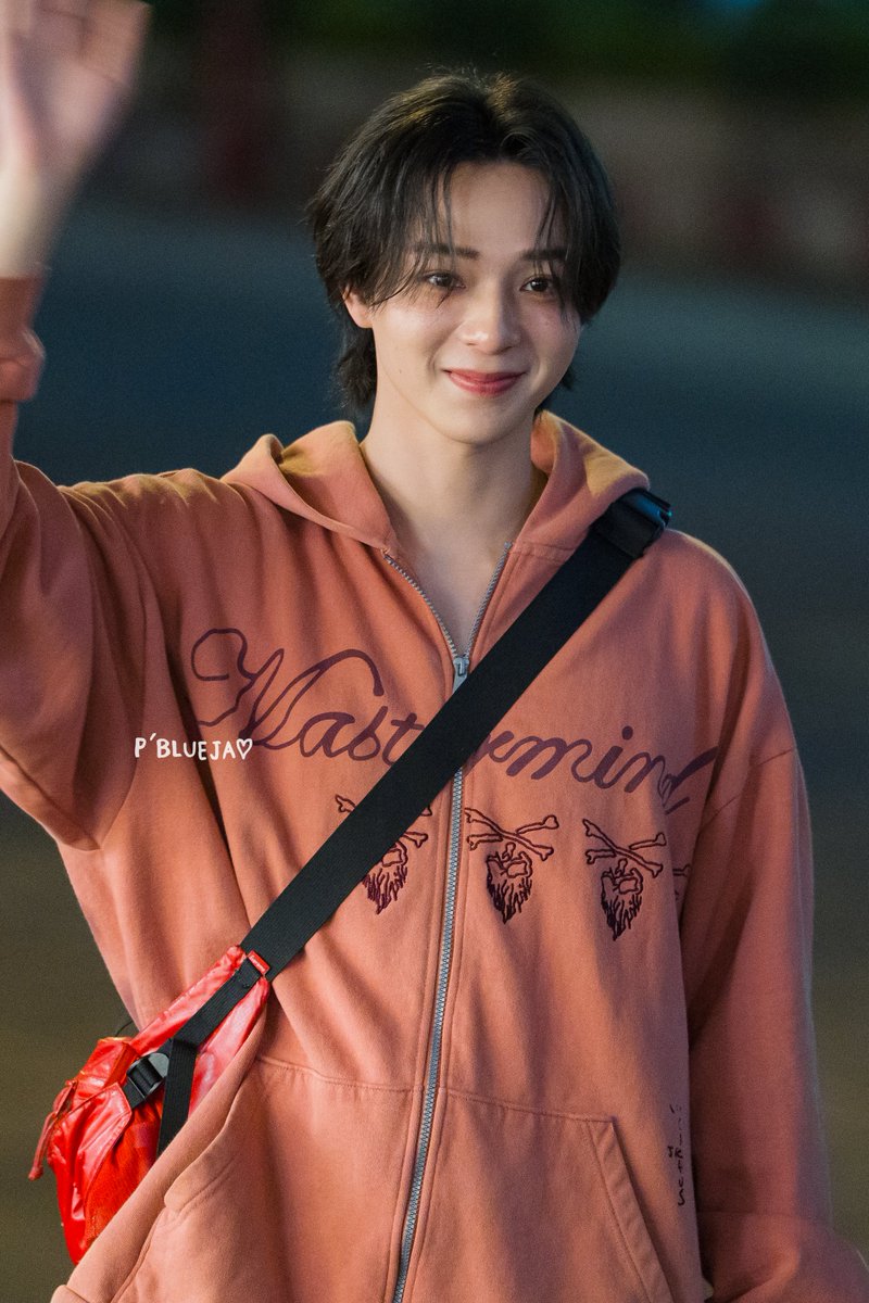bluebosley's tweet photo. ไม่รักคนนี้แล้วจะไปรักใคร

@basjtr 

BAS 1ST EMBRACE

#bbasjtrxAndhill #basjtr #บาสเด็กอ้วนที่แท้จริง https://t.co/V9T0LPavXi