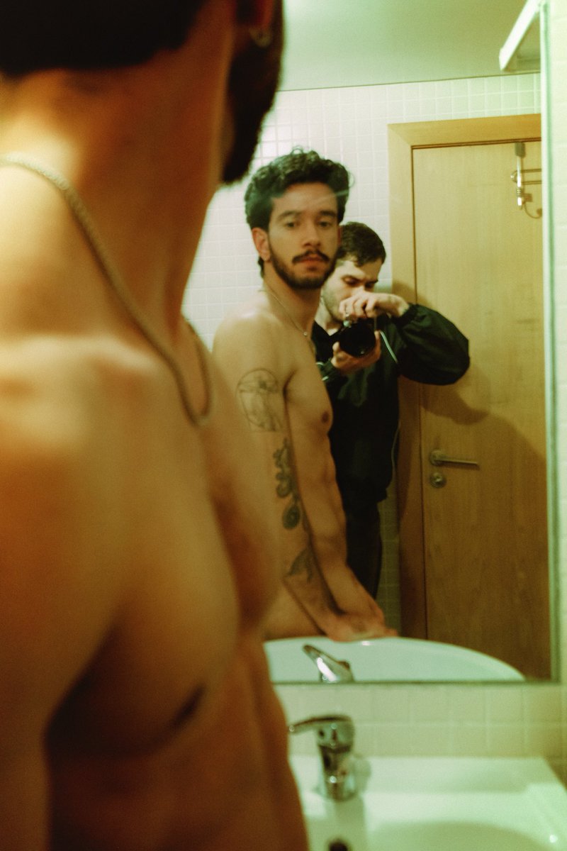 tom (@tomzrdrgs) on Twitter photo 