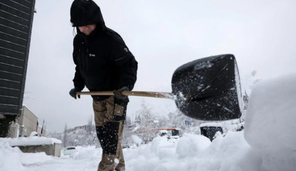 عاصفة شتوية تضع 120 مليون أمريكي في دائرة الخطر 