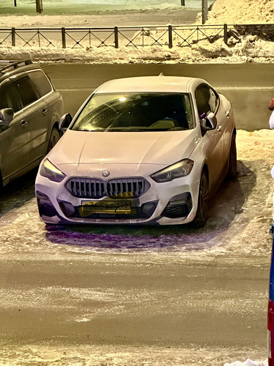 Cokimoki2's tweet image. Другари,лајно,узех од жене ауто јутрос,!Цели дан ни СМС ,ни да позове .Оставиј јој мог УАЗ патриота ,тако да ,ако ме не буде,све сам вас волео