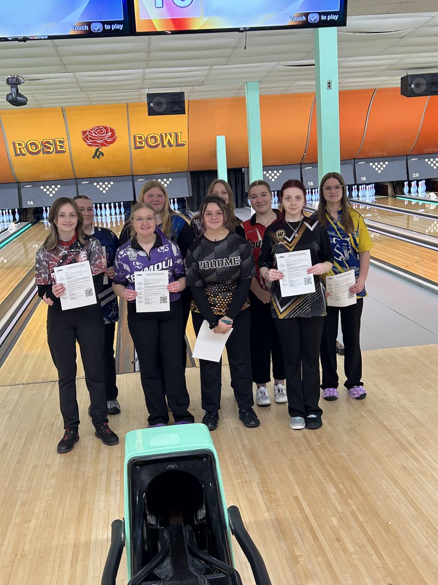 bmalekog52's tweet photo. Senior bowler and two-sport athlete Mya Gardner has qualified for Semi-State!!
@GHSWoodmen @Gwoodathletics @WoodmenXCTF https://t.co/D2RTRQrrCg