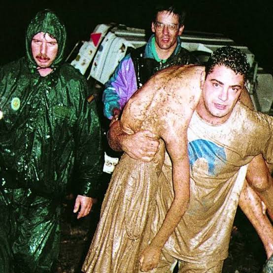 1996, Gobierno del PP con Aznar.
Camping de Biescas.
Murieron 87 personas y 187 resultaron heridas.
¿Quién pagó por esto?