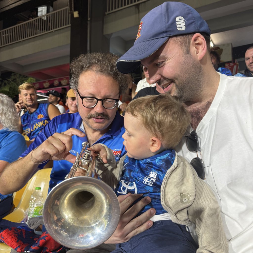 England's Barmy Army 🏴󠁧󠁢󠁥󠁮󠁧󠁿🎺 tweet media