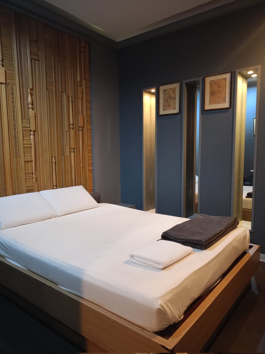 หาผัว ให้เมีย... tweet media