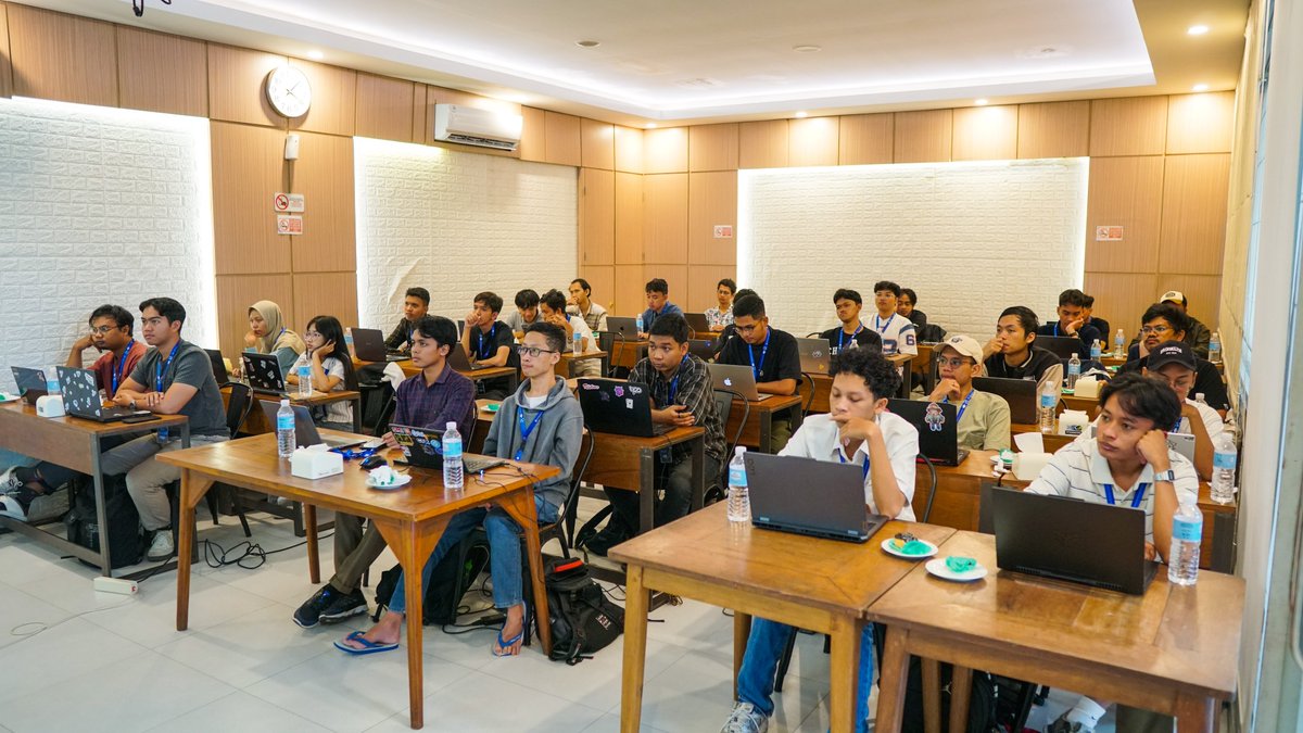 Web3devsoloraya tweet media