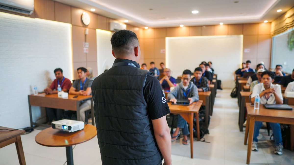 Web3devsoloraya tweet media