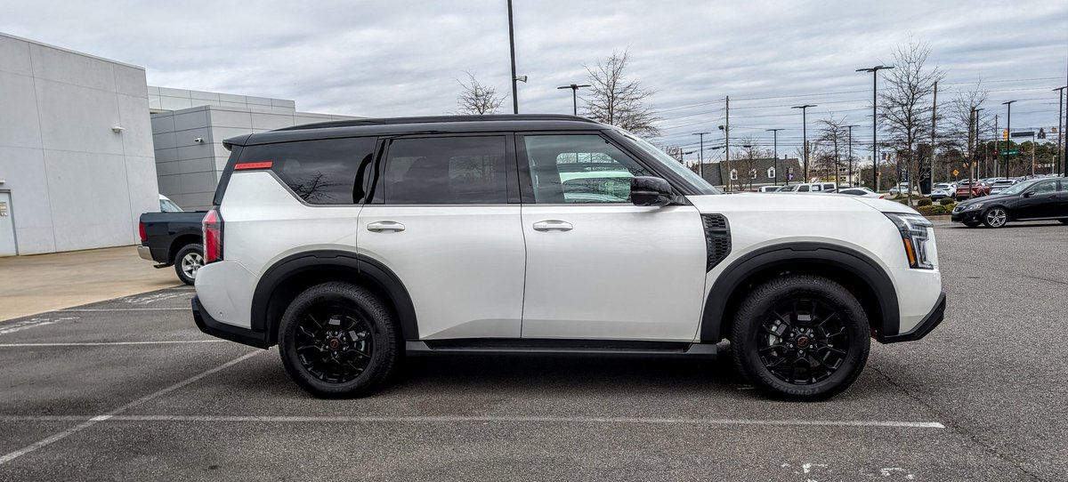 deweylexus's tweet photo. Happy Saturday!
Icemegeddon Special- 2025 Nissan Armada Pro-4X only 12k mi, 425hp like new &amp; guaranteed to take you where the Huskies go. Call me  803.640.7952 #Icemegeddon #armada #driveitlikeyoustoleit https://t.co/nTLCHJAdkI