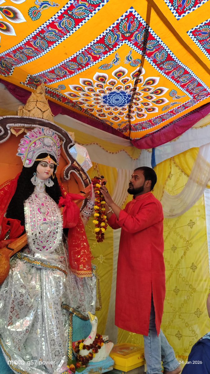 Sukesh65's tweet photo. #SaraswatiPuja 
#Hindu 
#festival 
#SanatanDharma 
#maa 
#maasharde 
#puja 
#BasantPanchami 
#maaganga 
#hawanpuja https://t.co/kUAV0SXVK4