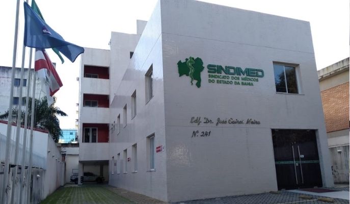 CTBBAHIA's tweet photo. Médicos baianos classistas assinam manifesto contra diretoria do Sindicato dos Médicos. Ex-presidentes criticam a atual gestão pela crise na entidade. A CTB está contribuindo com o amplo movimento de reconstrução do SINDIMED. Veja o documento no site: https://t.co/4gZApVw4hb https://t.co/8L32rQSfJP
