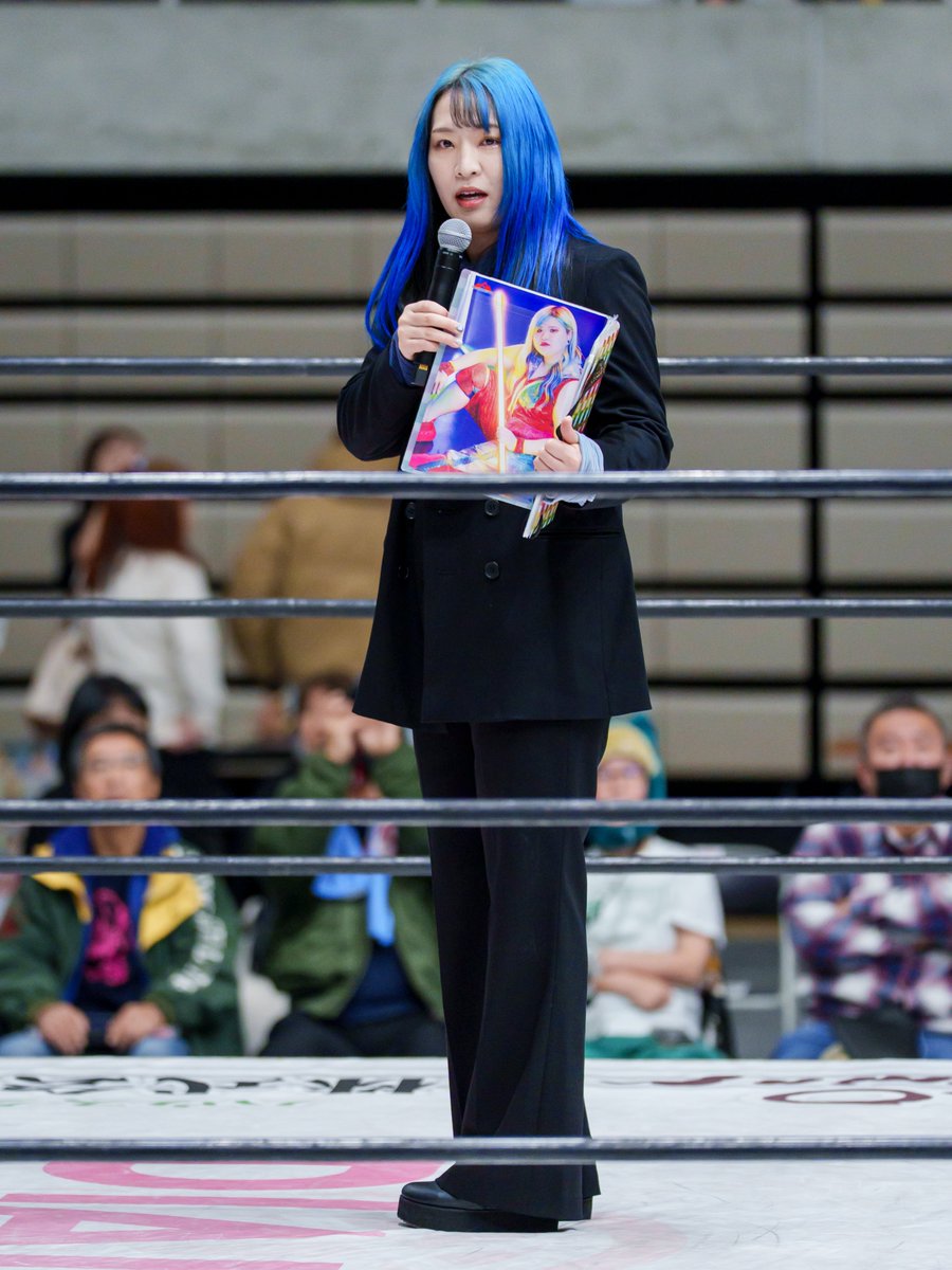 YUU_nix__regret's tweet image. 【#ディアナ】2026.1.24
カルッツ川崎

くるみさんが怪我して病院直行して売店立てないから、ポトレを私が販売します！

それは分かるけどさ、黒のスーツで真面目な顔で思い出の１ページみたいなその持ち方やめてw
(本人に話したら爆笑してたが)

#世羅りさ さん