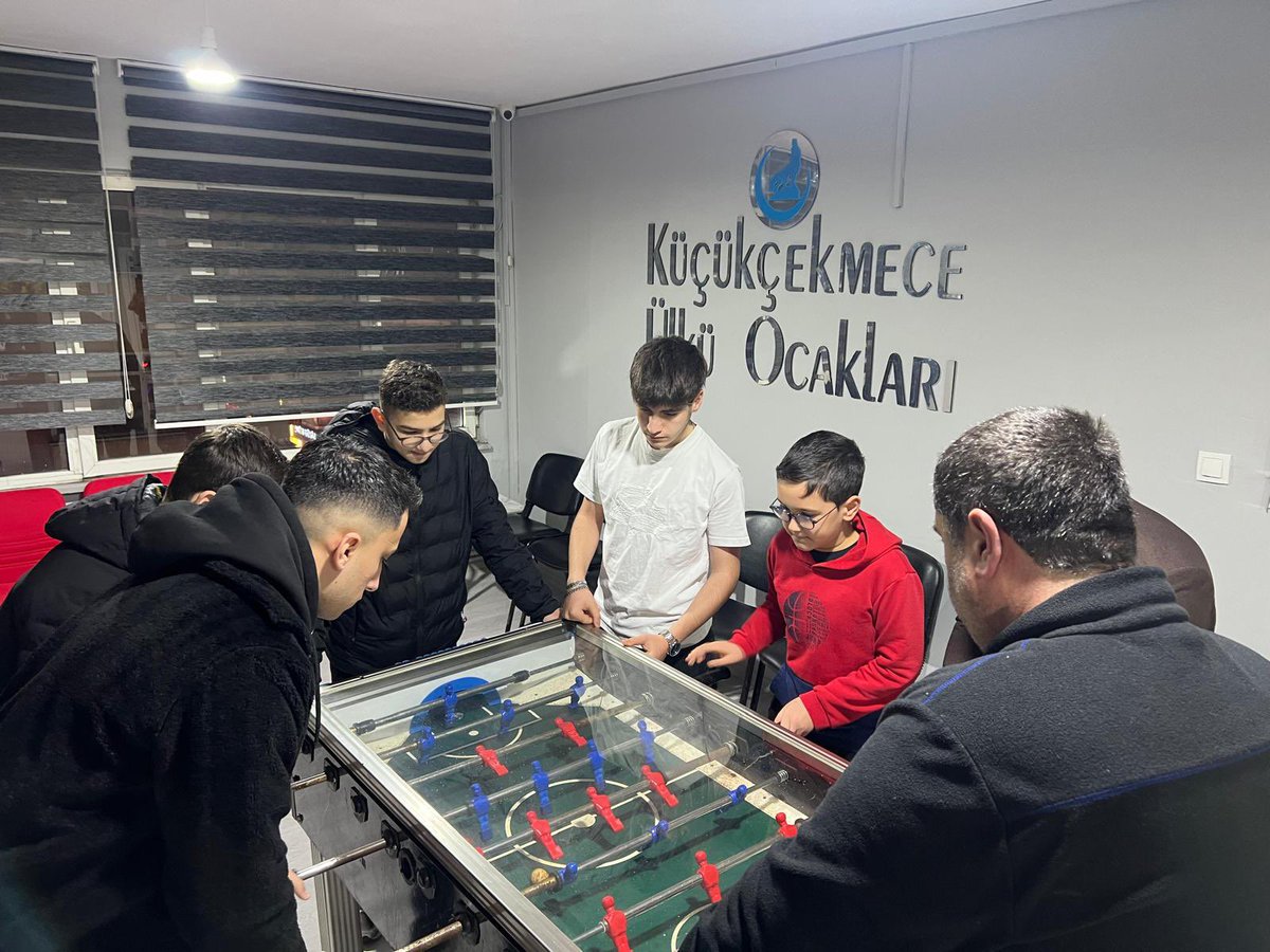 Küçükçekmece Ülkü Ocakları olarak, Yusuf Akçura Ortaöğretim yarıyıl gelişim Programı kapsamında''Langırt'' etkinliği gerçekleştirdik.

Var Olsun Ülkü Ocakları 🇹🇷
<a href="/ayyildirim1/">Ahmet Yiğit Yıldırım</a>