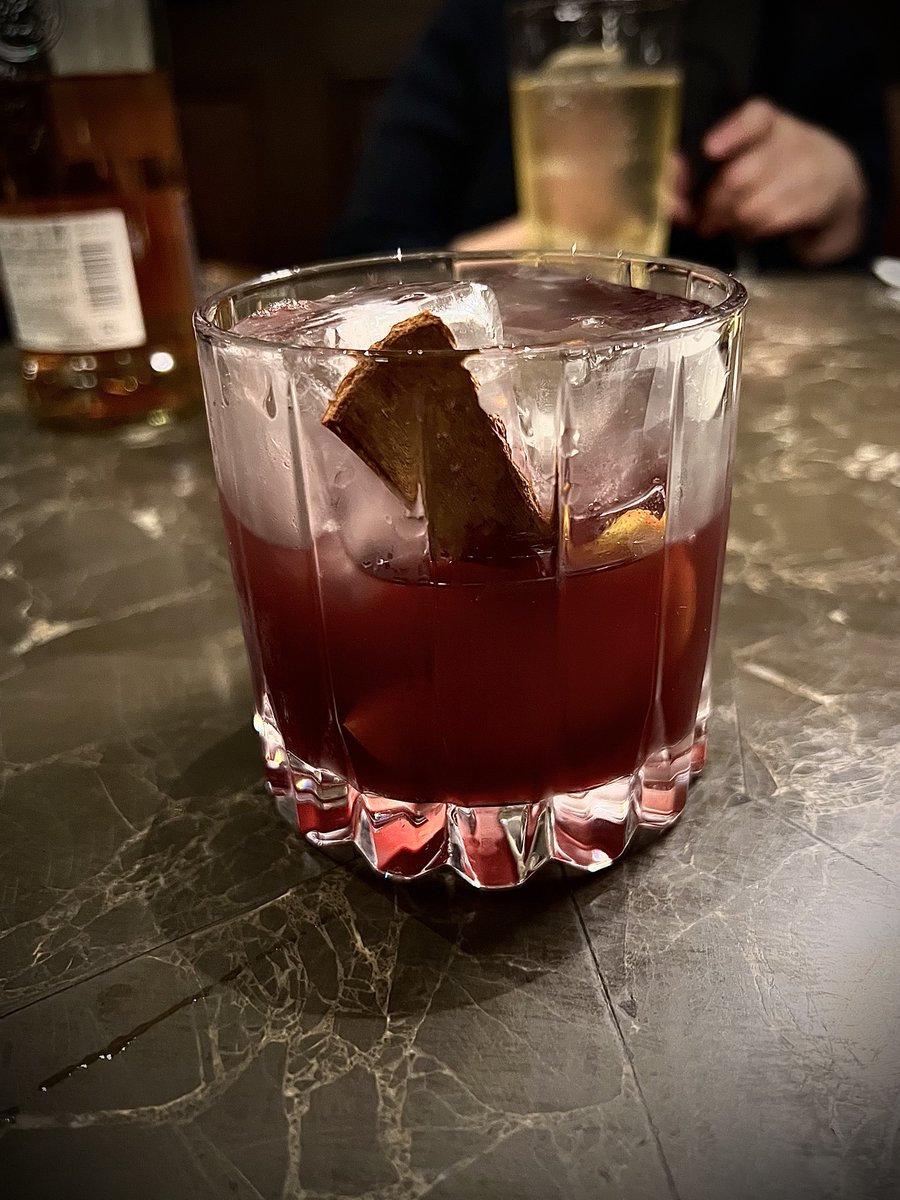 goda_nobuyo's tweet image. cafe1894の「赤葡萄、烏龍茶、蘭、オレンジ」のモクテルが、目の覚めるような美味しさで、蘭のシロップってあるのだろうかと調べたら、ありました！メゾン・ルータン。これで蘭が奥底に香る、美味なる飲み物が色々作れそうです。鬱を圧して東京に行って良かった。