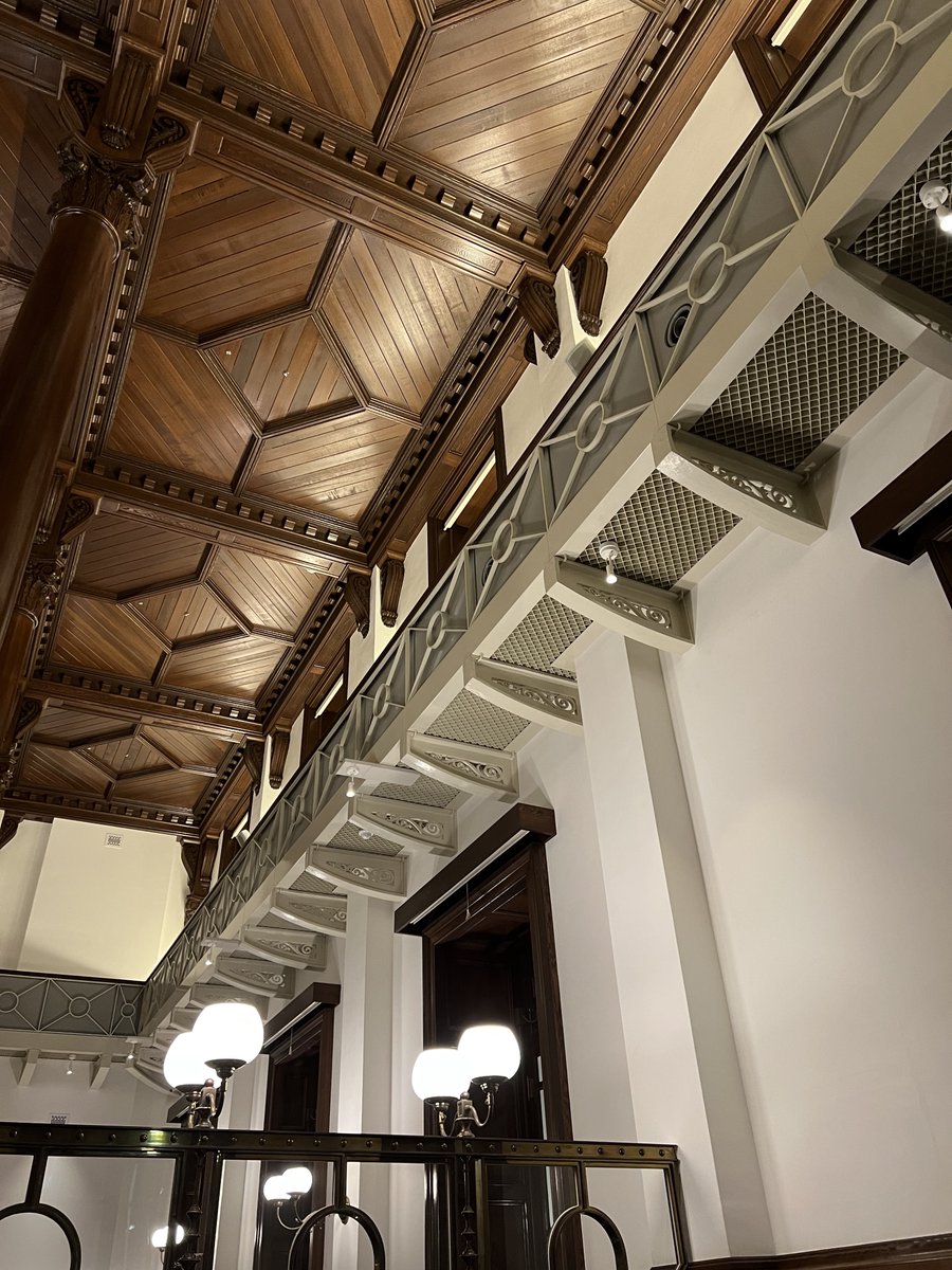 goda_nobuyo's tweet image. cafe1894の「赤葡萄、烏龍茶、蘭、オレンジ」のモクテルが、目の覚めるような美味しさで、蘭のシロップってあるのだろうかと調べたら、ありました！メゾン・ルータン。これで蘭が奥底に香る、美味なる飲み物が色々作れそうです。鬱を圧して東京に行って良かった。