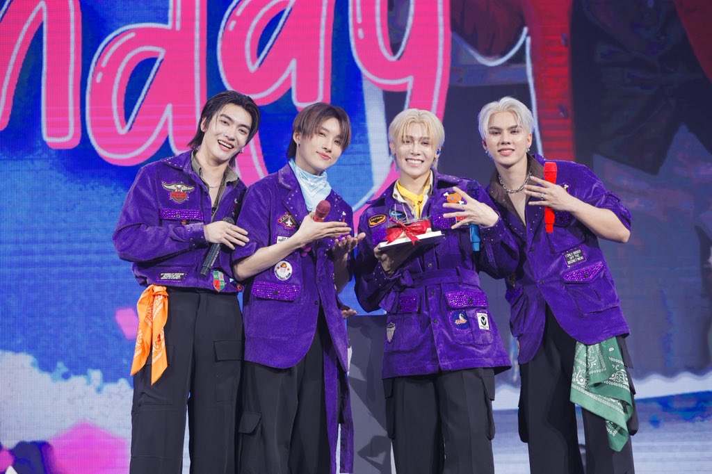 MemindyOfficial's tweet image. 📂 [24/01/2026] | PEATCHY DAY

PEATCHY WITH PEAT
#PEATCHYDAY