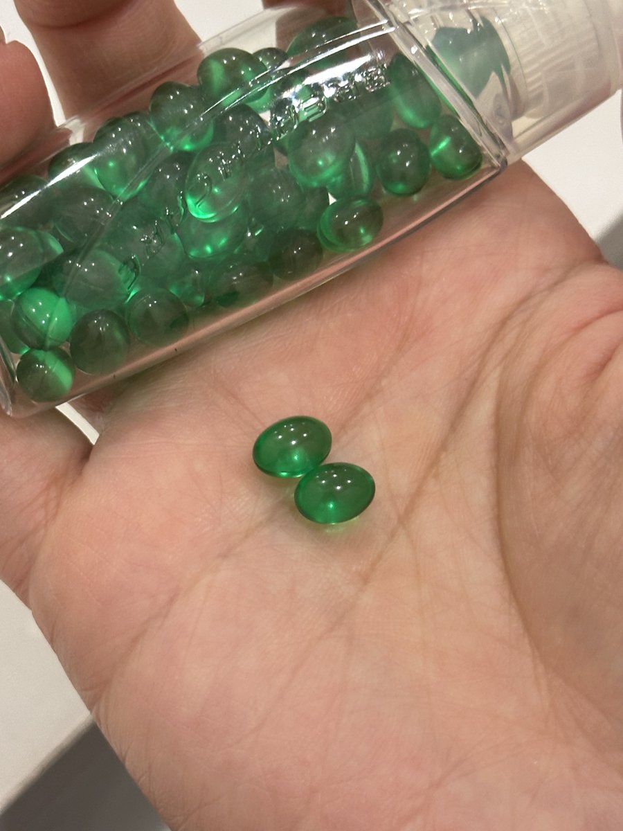 tinyreview2's tweet image. ไอ้ลูกอมเรอหอมอันนี้ ช่วยชีวิตหลายทีแล้ว เวลากินแซ่บแล้วกระเทียมฟุ้งในปาก แล้วต้องไปประชุมต่อ จะเคี้ยวเลย 2 เม็ด ดับกระเทียมทันที ปากหอมทันใจ กลิ่นแหนมยังเอาลงงง 5555555