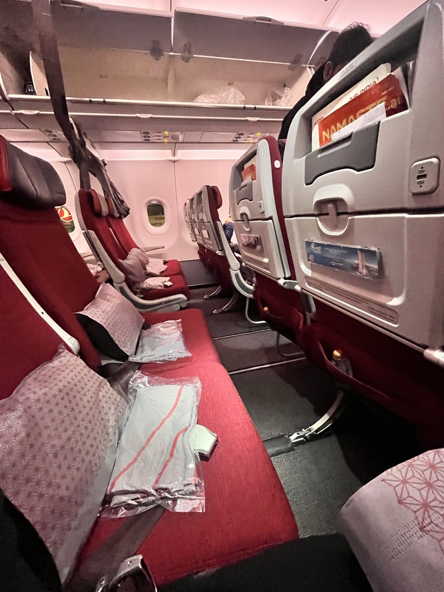 test_server tweet media