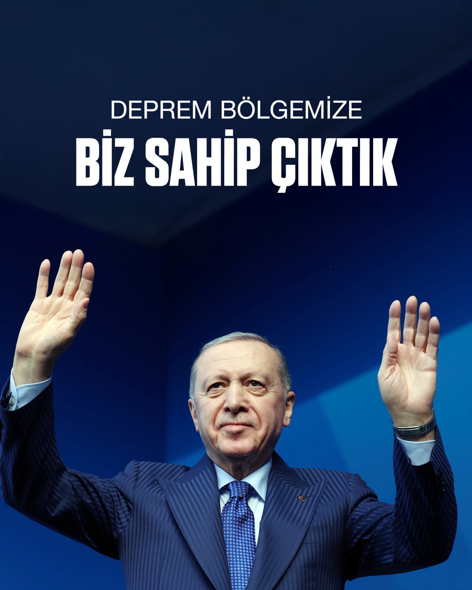 RTErdogan's tweet image. Geçenlerde nasıl olduysa CHP Genel Başkanı’nın yolu Hatay’a düşmüş.

Hatay’da yapılanları gördükçe vakti zamanında ettiği o büyük laflar aklına geliyor ve herhâlde onların altında eziliyor.

Depremin üzerinden 3 yıl geçtikten sonra “deprem bölgesini yalnız bırakmayacağız” diyor.…