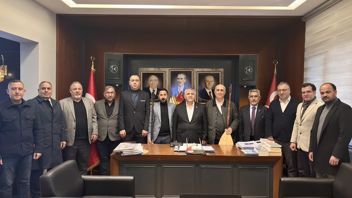 Buca Kars Kağızman Digor Ardahan Göle Derneği Başkanı Turgut Taştan ve Yönetimi, İzmir Halk Aşıkları ve Ozanları Derneği Başkanı Aşık Mehmet Divanoğlu, Aşık İskender Yıldırım ve beraberindeki heyet İl Başkanlığımızı ziyaret ettiler.

Nazik ziyaretleri için kendilerine teşekkür