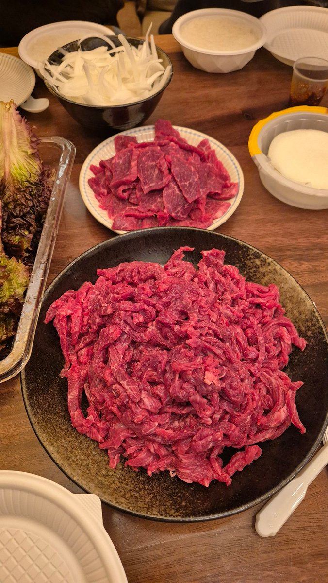 H o Y a  tweet media