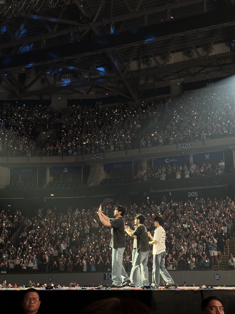 My very VERY FIRST K-CON!!

I cried a lot. Seeing them for the first time feels unreal! Di ko alam saan ako nakahugot ng energy kahit fresh from Mt. Pulag pa ako kahapon sonxbcjdsbd 

THANK YOU DAY6 AND MYDAY FOR MAKING MY FIRST TIME SO MEMORABLE! 

#DAY6 #데이식스
#The_DECADE