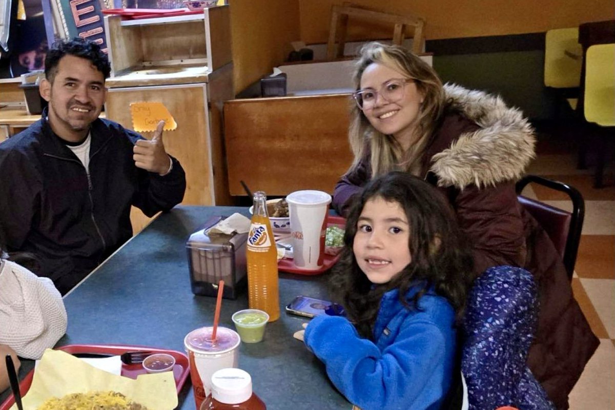 JoshEakle's tweet image. ICE abducted an entire family with a pending asylum case from a hospital parking lot.

The family was there to take their 7 year old daughter to the ER.

Instead of receiving treatment, the child was denied care, and the entire family was disappeared and transported out of state.