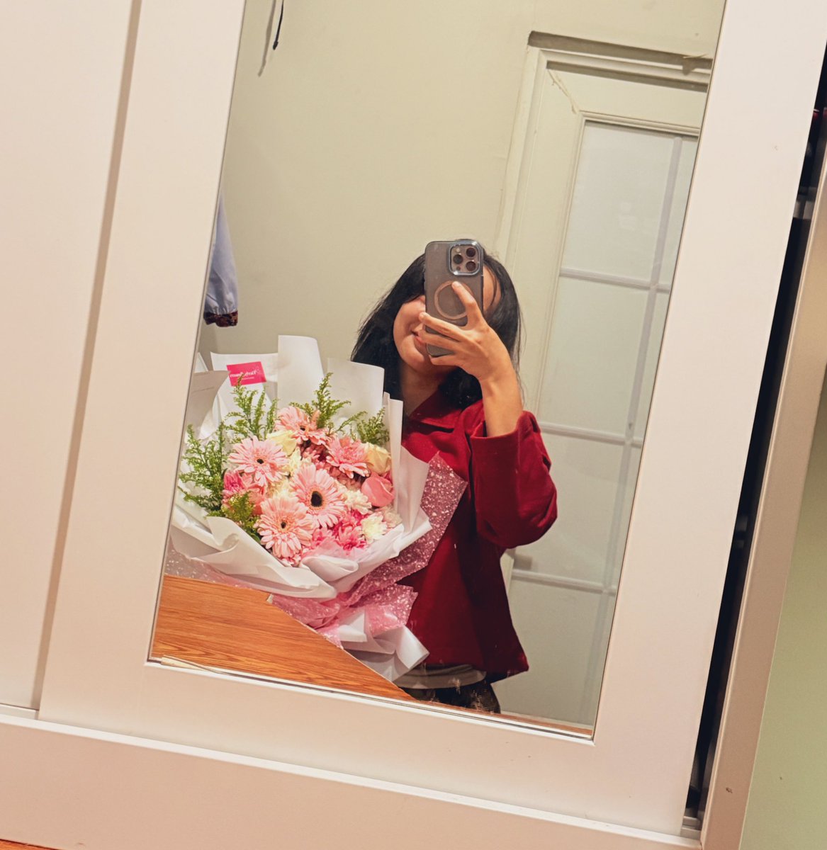 aegie's tweet photo. First flowers unlocked and I cannot act normal. My heart is doing very silly things (nyengir) 😝💖 https://t.co/4Bpi8xbt3R
