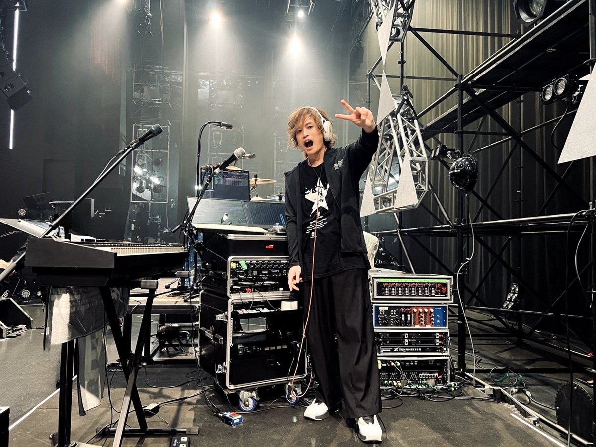 FANTASTIC◇CIRCUS
【ReWIND for EAS SYNDROME】EX THEATER ROPPONGI
完全燃焼。今日も最高のライブでした！ 仕込み頑張ってきてよかったと思える時間。皆さんの大きな歌声、弾ける笑顔に心癒されました！
ライブは生き物。