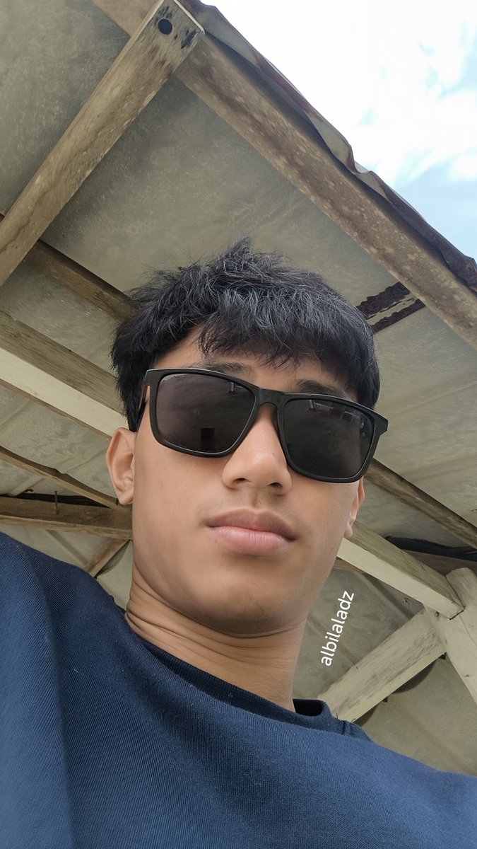 albilaladz's tweet image. Love this sunny #payungteduh #alterego