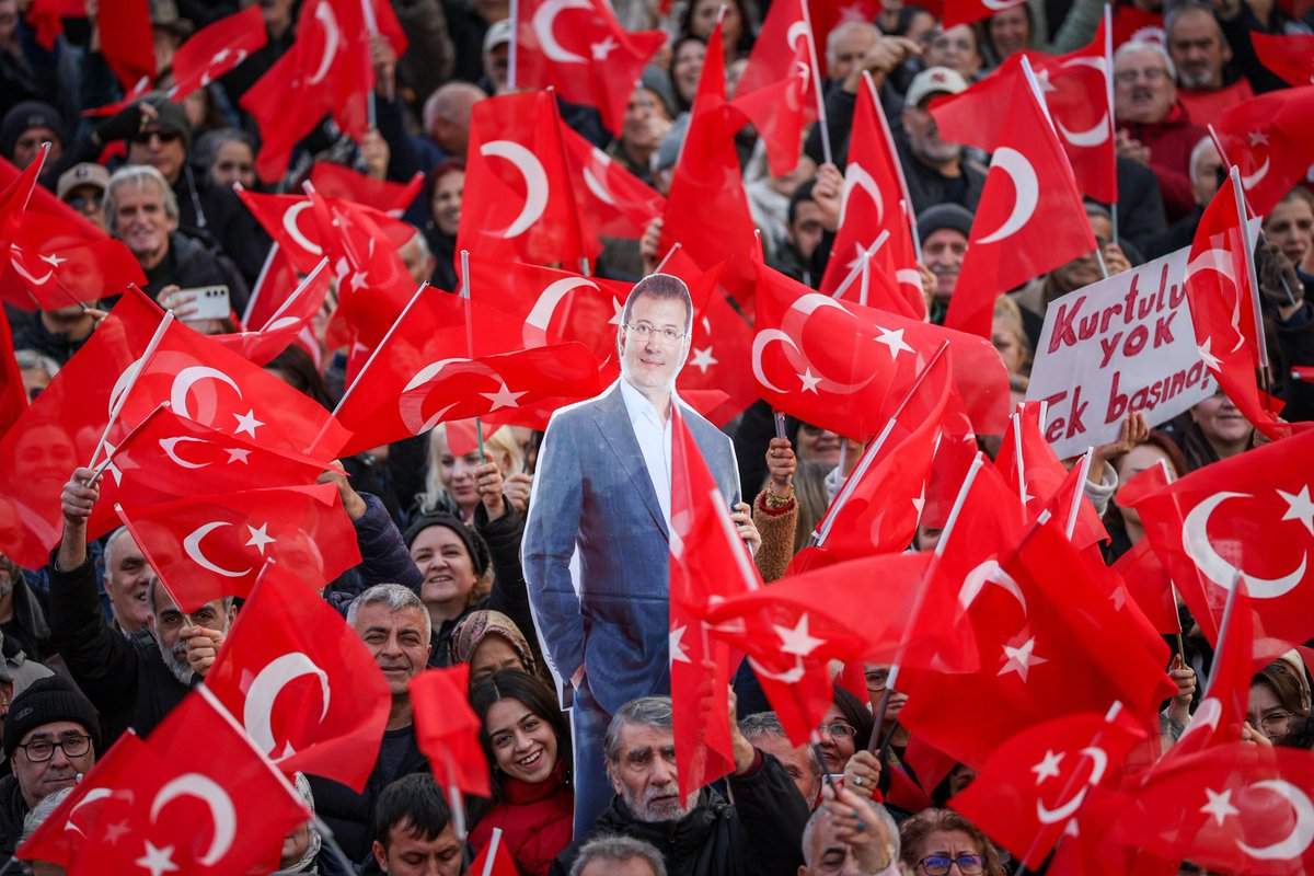 Tarihinin en muhteşem eylemini yapan güzel Yalova’ya teşekkür ediyorum.

Yalova’da da geçmişte seçimleri çaldılar ama en sonunda milletin dediği oldu.

Kimse boşa heveslenmesin:

Türkiye’de de milletin dediği olacak!