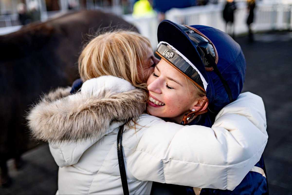 Lingfield Park tweet media