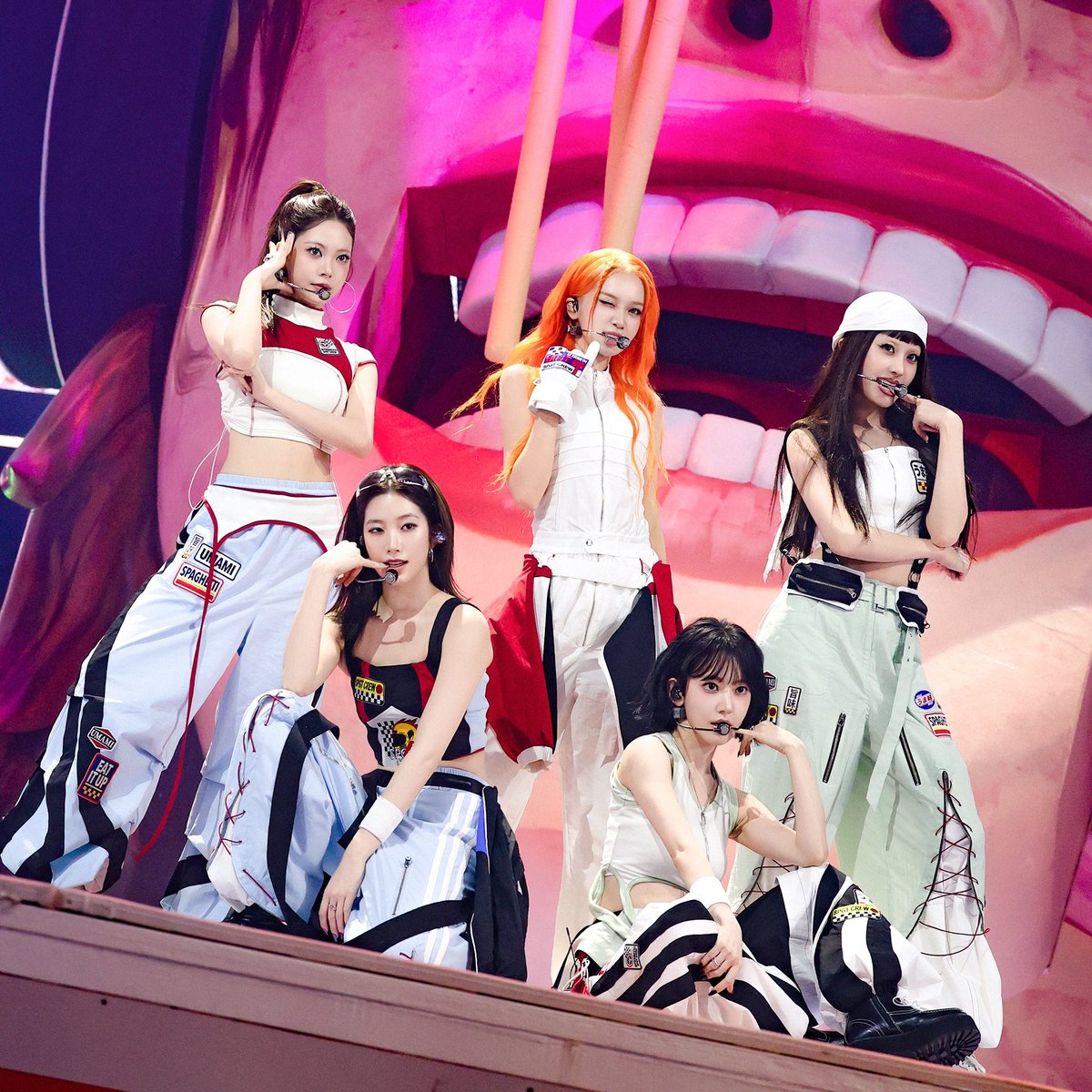 lssfm_news's tweet image. 🇰🇷 MelOn HOT100!!!

#1. Perfect Night (2023)
#1. Perfect Night (2024)
#1. HOT (2025)
#1. SPAGHETTI (2026) 🆕

4 consecutive years at #1