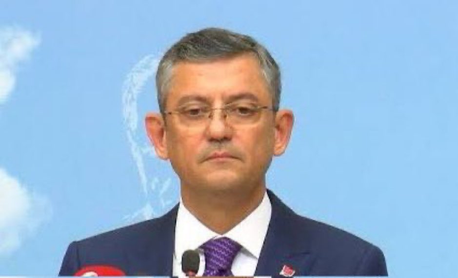 📌CHP Lideri Özgür Özel:

“Kürt unutmaz. Kış geçer kurt yediği ayazı unutmaz, kürt de yediği ayazı unutmaz."