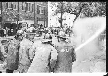 MrSpiritsRaven's tweet image. #PeopleOfColor 
#BlackPeople 
#BrownSkinnedPeople
#SurvivorsOfThe60s
Can Tell You EMPHATICALLY #NonViolence DOES NOT WORK.

AS THE #CivilRightsParticipants OF THE #Sixties 👉🏿 NON-VIOLENTLY 👈🏿 #Marched THEY HAD Dogs #Sicced ON THEM. 
#WaterCannons Turned ON THEM.

#NonViolence is