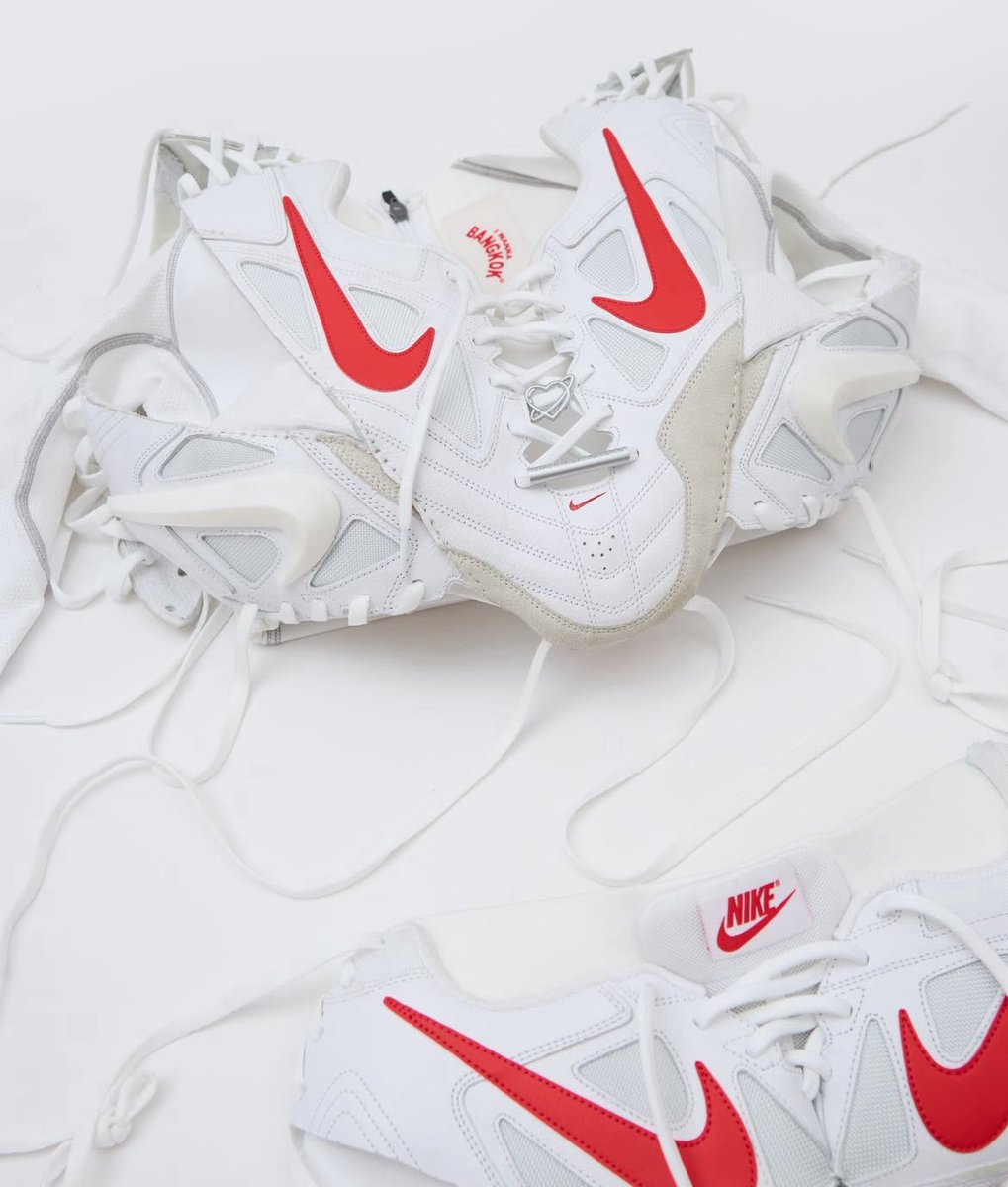 LaliceUpdates's tweet image. iwannabangkok IG update:

“👟 Custom @Nike Sneakers look, co-created with nanist for lalalalisa_m
Supported by @Nike! BP DEADLINE WORLD TOUR in Hong Kong - Day 1
👢Boots by emptybehavior”

🔗 instagram.com/p/DT5hbJ-E_-z/…

@wearelloud 

HONG KONG LOVES LALISA
#DEADLINEinHK_LISA…