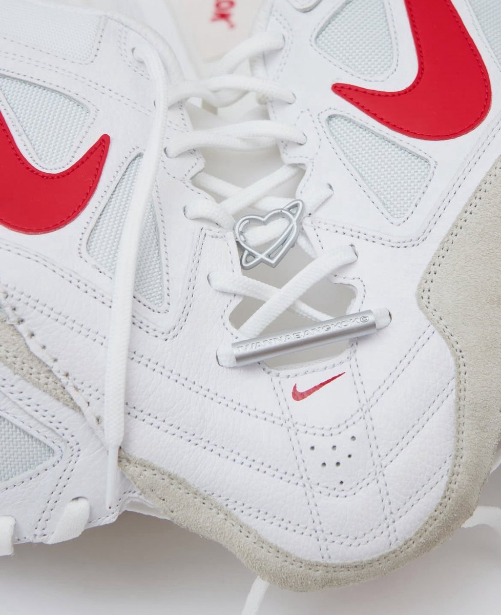 LaliceUpdates's tweet image. iwannabangkok IG update:

“👟 Custom @Nike Sneakers look, co-created with nanist for lalalalisa_m
Supported by @Nike! BP DEADLINE WORLD TOUR in Hong Kong - Day 1
👢Boots by emptybehavior”

🔗 instagram.com/p/DT5hbJ-E_-z/…

@wearelloud 

HONG KONG LOVES LALISA
#DEADLINEinHK_LISA…