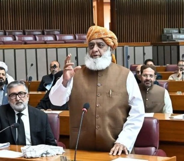 حکمرانوں نے اپنی پالیسیوں سے پاکستان کی اسلامی شناخت کو شدید نقصان پہنچایا ہے۔
— مولانا فضل الرحمٰن
#SayNoTo_BoardOfKillers