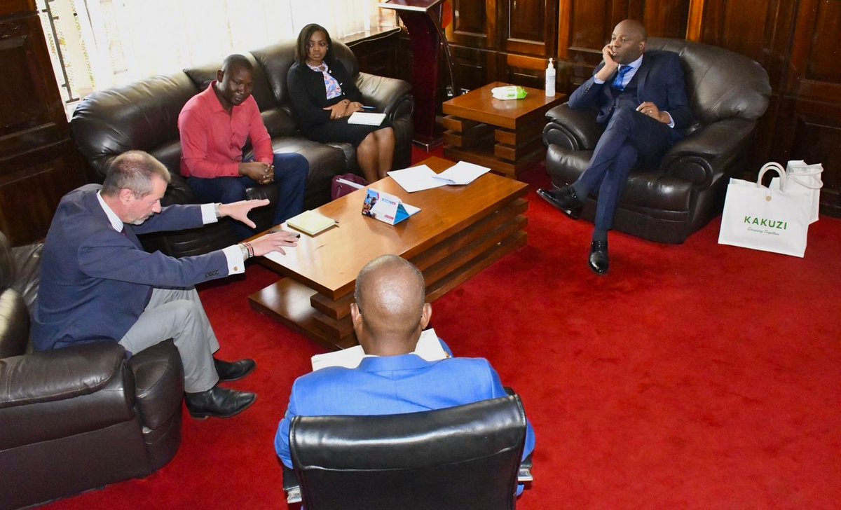 Kakuzi_Plc's tweet photo. Our team led by MD Mr Chris Flowers, Executive Head - Corporate Affairs Mr Simon Odhiambo and Head of Legal, Gender and Human Rights Janet Kabaya paid a courtesy call to @MurangaGovt_021 Governor @HonKangata at his Office in #Murang'a town.
During the courtesy call our management team engaged Gov Kang'ata on wide ranging issues. The team also provided an update on Kakuzi corporate developments including growing demand for cold pressed macadamia oil and quality Kakuzi beef products. The products targeting the domestic market are available at the Kakuzi Farmers Market along the Nairobi -Nyeri Highway.
The team also apprised the Governor on ongoing environmental conservation efforts geared at preserving water catchment areas that play a crucial role in sustainable agriculture.
Kakuzi will continue working closely with the County and National Government officials to foster mutual development ideals.
#sharedprosperity