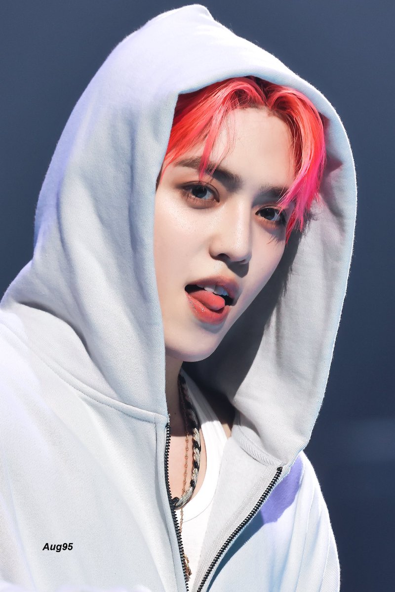 260124 CxM [DOUBLE UP] LIVE PARTY in INCHEON

🕶️👅

#세븐틴 #SEVENTEEN #최승철 #승철 #에스쿱스

<a href="/pledis_17/">세븐틴(SEVENTEEN)</a>