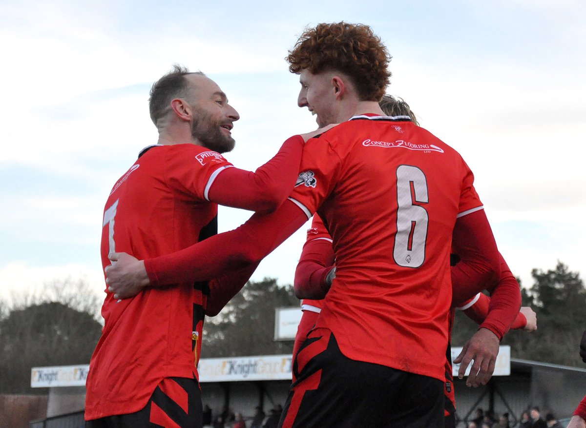 <a href="/KTFCOfficial/">Kettering Town FC</a> lead at HT thanks to <a href="/WillGlennon5/">Will</a> scoring his second penalty in two games. Bishop Stortford down to 10 men - Can the Poppies hold on for the 3 points in the <a href="/spremcentral/">Southern Premier Central</a>?

<a href="/TheRealCase/">Jeremy Casey</a> <a href="/Ollie_Bayliss/">Ollie Bayliss</a> <a href="/ollieconopo16/">Ollie</a> <a href="/NonLeaguePaper/">The Non-League Paper</a>